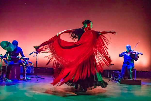 Front. Lucía Ruibal (center). Back L to R. Jonathan Pacheco López and Fernando Clemente López. Photo Stan Weinstein